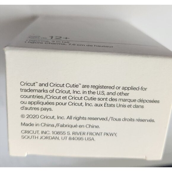 Cricut Cutie Twilight Collectible Figurine 7.6cm Tall Ages 12+ Cute Desk Buddy - Picture 13 of 16